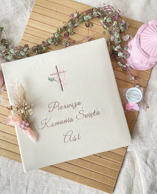 kartki na komunię Album Pierwsza  Komunia Święta -dla dziewczynki