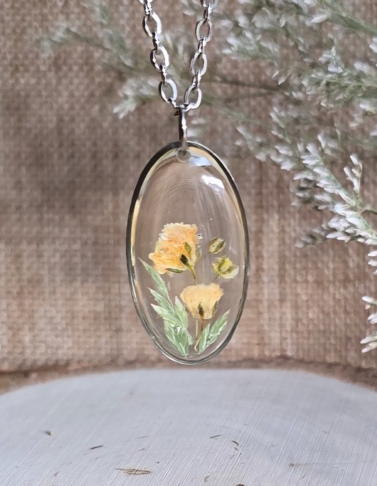 wisiory Srebrna zawieszka jajowata suszone kwiaty żółta gipsówka