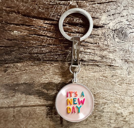 breloki New Day, stalowy brelok + box