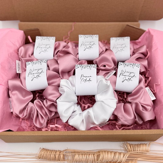 dodatki ślubne Wieczór Panieński Scrunchies z personalizacją