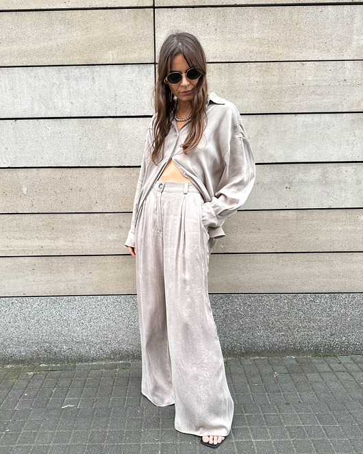 spodnie materiałowe damskie Spodnie Glad beige premium