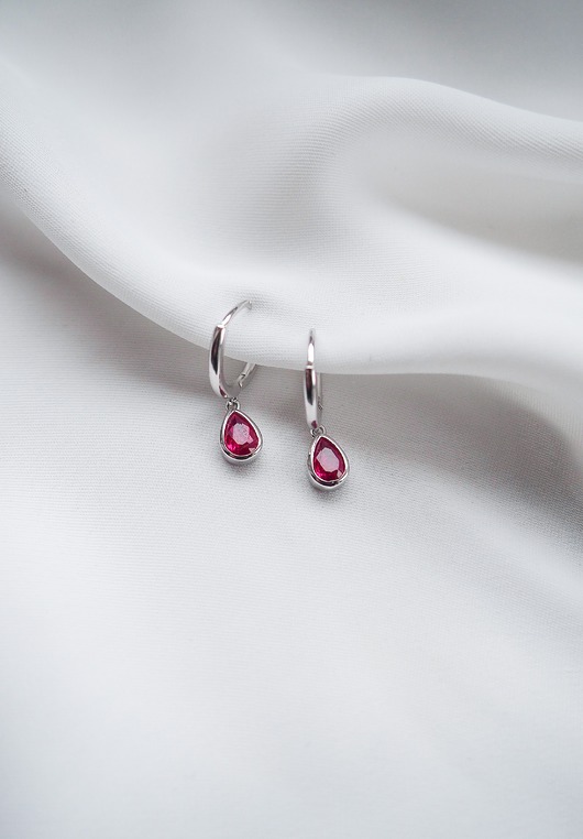 kolczyki srebrne Kolczyki koła srebrne z różową kropelką cyrkonia DROPLET PINK