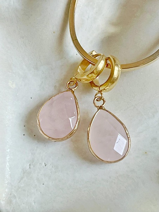 kolczyki z kamieniami Kolczyki kajdanki - kryształ górski różowy