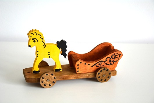 Konik z wozem Wooden Love