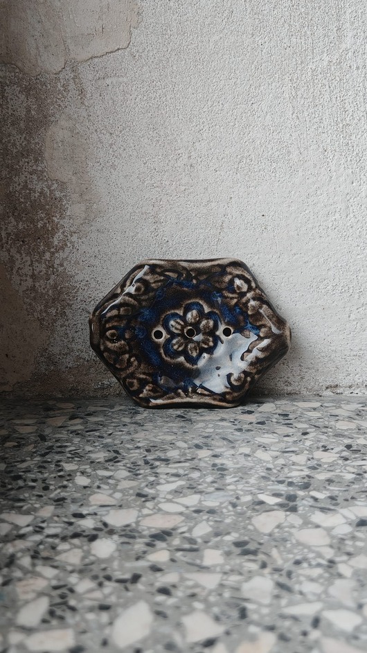 mydelniczki Czarna mydelniczka