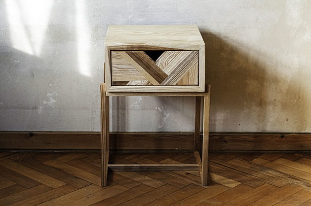 Drewniana szafka nocna Wood Kartel