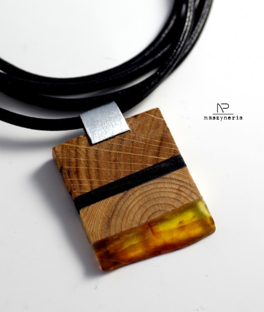 Wood&Amber Wisior Dąb Sosna Maszyneria