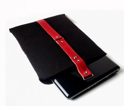 CZARNY LAPTOP RED na specjalne zamówienie purol design