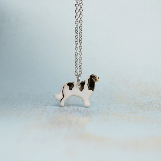 Cavalier mini zawieszka- ceramiczny naszyjnik Dorca