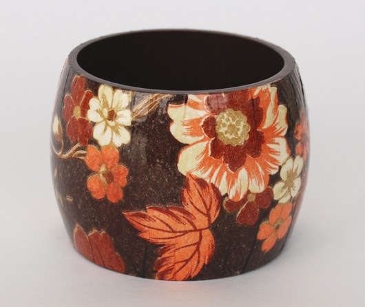 Retro flower artrachela