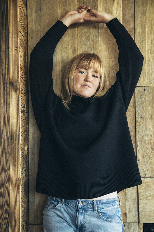 swetry damskie IRBIS Czarny Wełniany Sweter Oversize z Golfem 100% Wełny Merino RWS