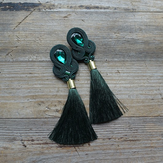 Zielone  kolczyki sutasz z chwostami Mró Soutache