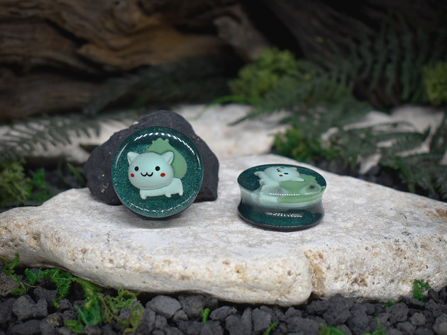 kolczyki z żywicy Tunele do uszu 24-30mm Bulbasaur / plugi, rozpychacze, tapery, tunele siodłowe