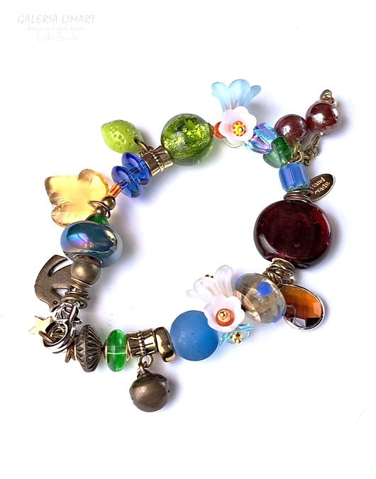 bransoletki ze szkła Zima nie trwa wiecznie Urocza bransoletka kwiatowa w stylu boho ręcznie robiona