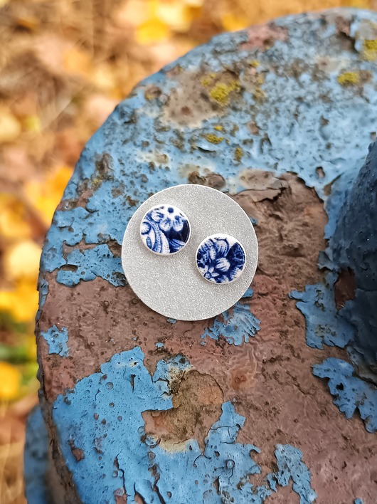 kolczyki ceramiczne Kolczyki ceramiczne w kobaltowe kwiaty
