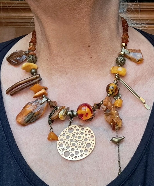 kolie Bursztyn inaczej Naszyjnik unikatowy handmade Luksusowy prezent. Elegancko