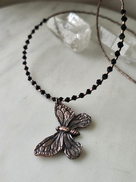 wisiory Naszyjnik Motyl