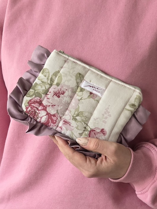 kosmetyczki Kosmetyczka falbanka kwiatowa