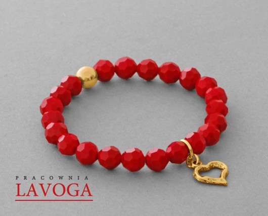 Crystal with pendant in red. Lavoga