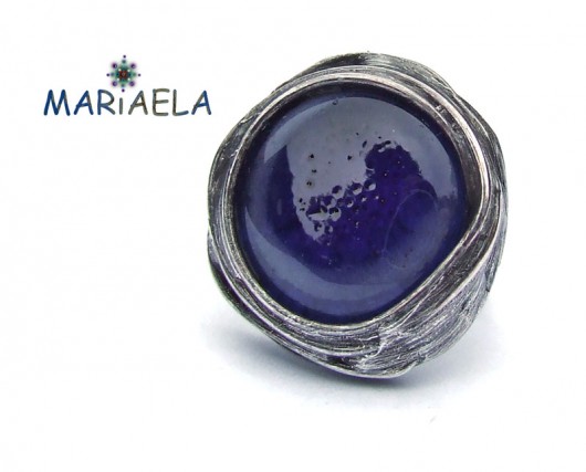 KSIĘŻYC MARIAELA