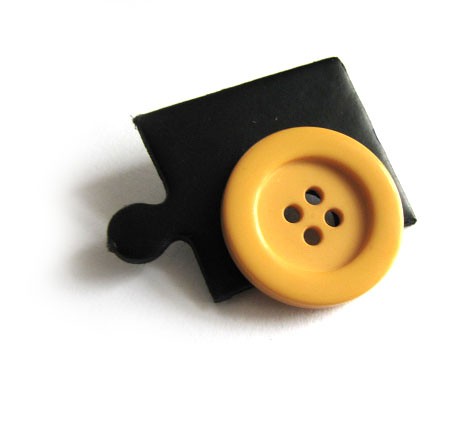 puzel a felt label