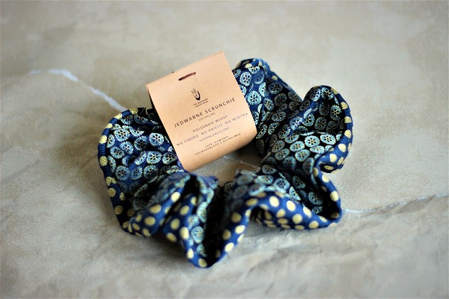 Jedwabne DUŻE dwustronne SCRUNCHIE Upcykling VENUSS concept store