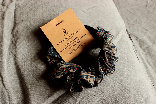 Jedwabne SCRUNCHIE gumka do włosów Upcykling VENUSS concept store