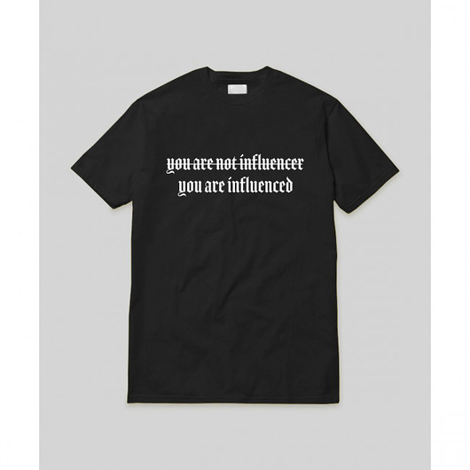 T-shirt Not Influencer Black Back to Black