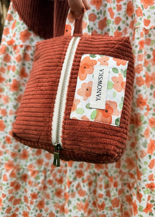 Akcesoria pozostałe Sztruksowa pikowana kosmetyczka, SCARLET