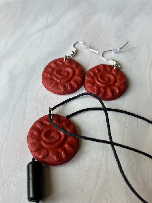 komplet biżuterii Zestaw: naszyjnik I Kolczyki polimerowe z wzorem słonca