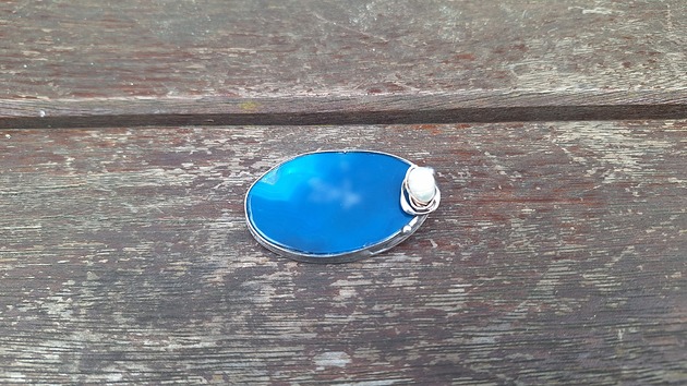 broszki Niebieska z perłą - broszka