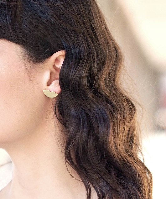 KOPI KISS EARRINGS /gold KOPI