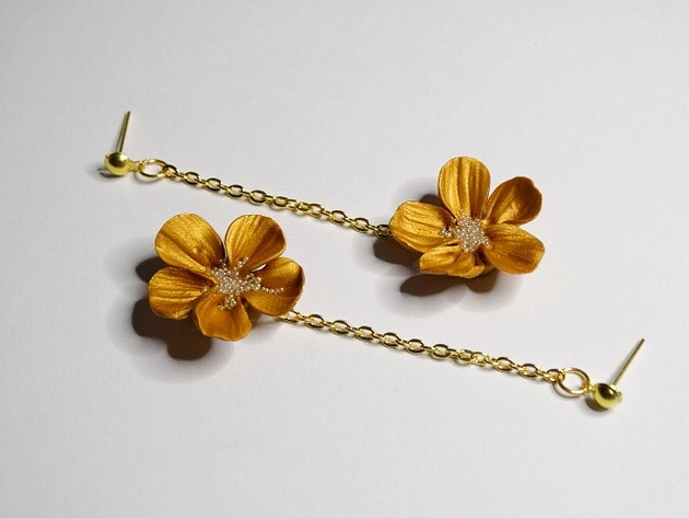 kolczyki z masy plastycznej Kolczyki długie GOLDEN FLOWER