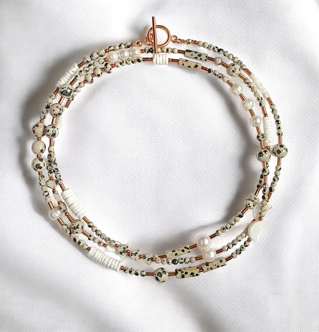 korale UNIKATOWY sznur kamieni 120cm : naszyjnik : jaspis dalmatyński BIEL