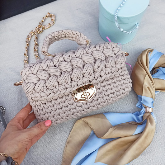 torby na ramię Torebka Craftbags z pufkami Elegant - beżowa ze złotymi dodatkami