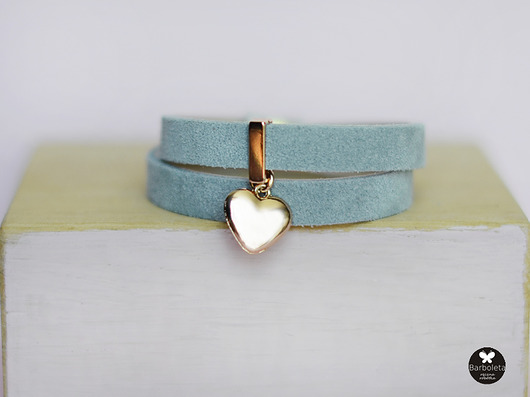 light gray  heart gold barboleta
