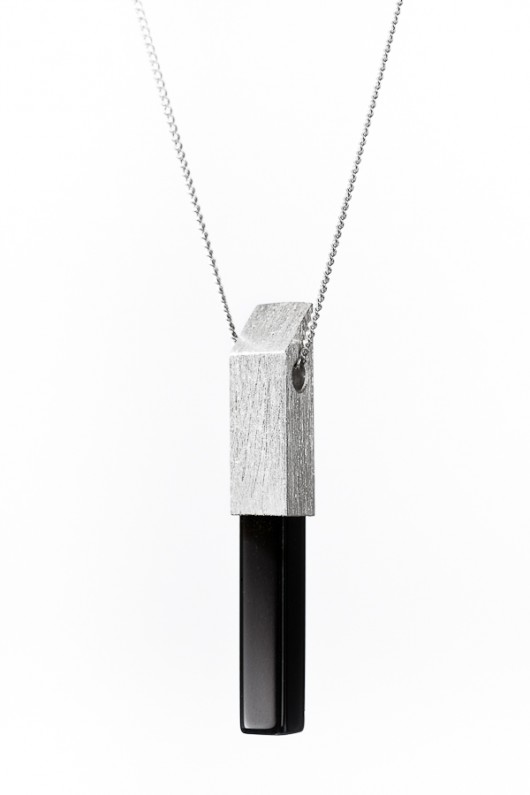 wisiorek krótki z kolekcji EDGY/ SILVER/onyx Daria Siwiak Jewellery