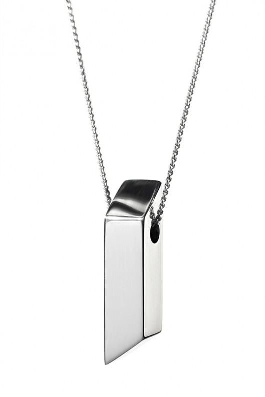 wisiorek krótki z kolekcji EDGY/ SILVER Daria Siwiak Jewellery