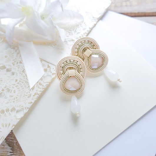 Beżowe kolczyki ślubne soutache Mró Soutache