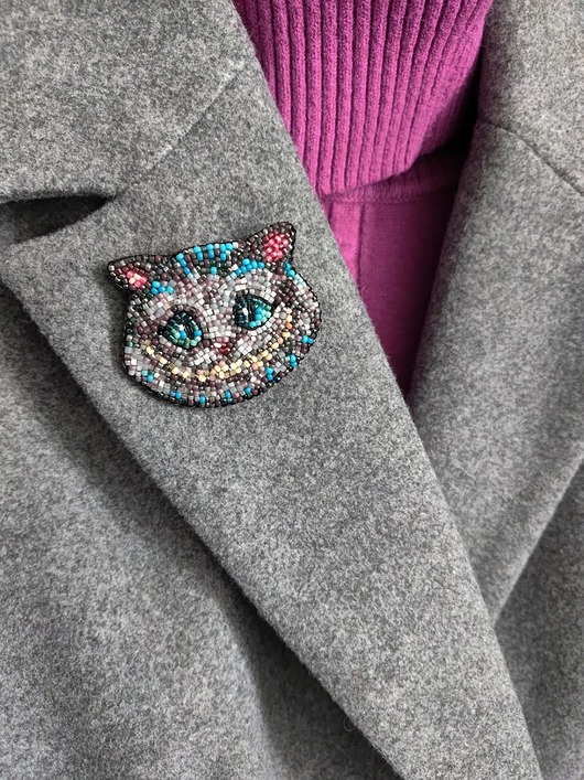 broszki Broszka Kot z Cheshire, ręczny haft koralikami