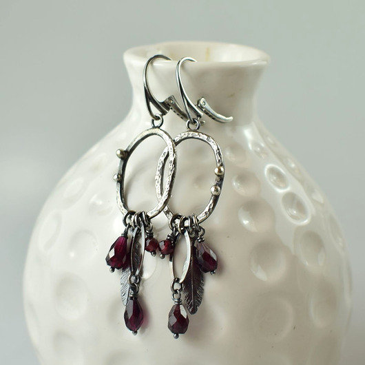 kolczyki srebrne Imperfect - srebrne kolczyki z granatem