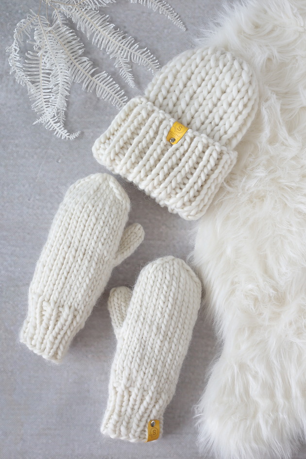 czapki damskie Wełniana czapka i rękawiczki z wełny i alpaki WOOLY złamana biel