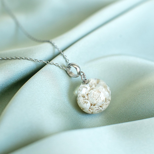 wisiory Wisiorek z kwiatami antenarii