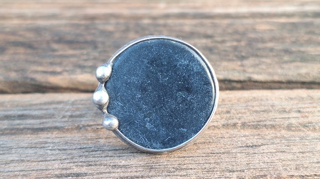 pierścionki - różne Czarna dziura - pierścionek regulowany