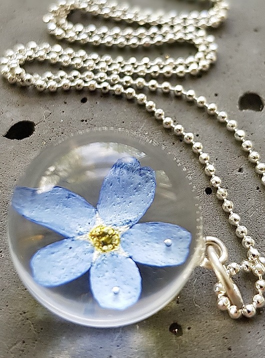 naszyjnik z niezapominajką Grol Jewellery