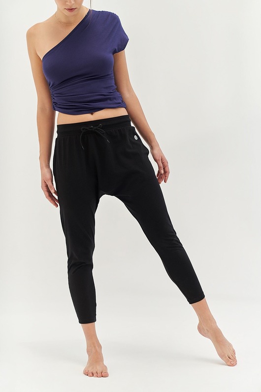 spodnie materiałowe damskie Spodnie do jogi COSMIC Cropped Track Pants - black sky m/l