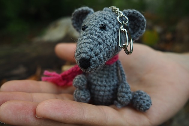 breloki SZARY SZCZUREK - brelok, zawieszka do torby, plecaka, kluczy