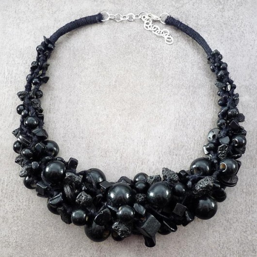 black in black galeria nuit
