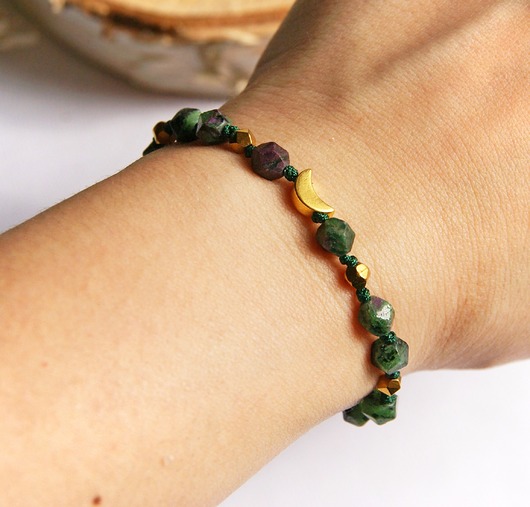 bransoletki z kamieni naturalnych Amulet LUNULA - witalność, optymizm, energia