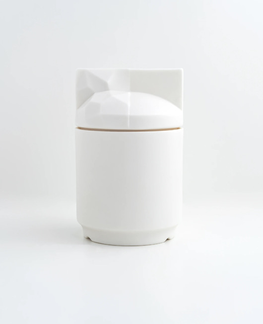 świeczniki i świece Origami - świeca w pojemniku z porcelany Parian
